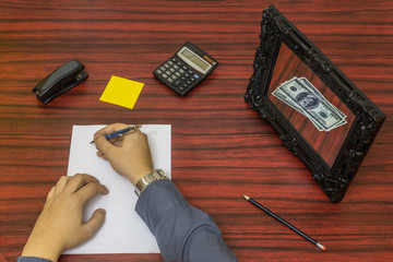 Loosing money concept