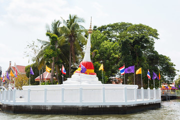 White tilt pagoda