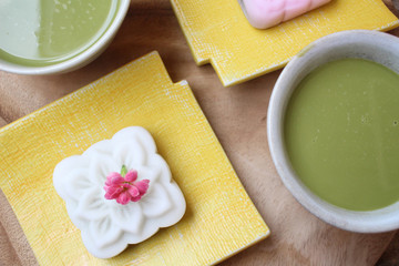 Fototapeta na wymiar Mochi with green tea japanese dessert