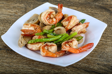 Shrimp and asparagus