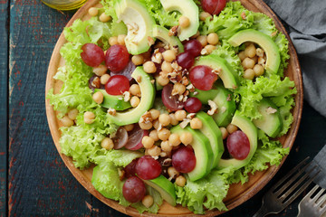 avocado salad with chick-pea