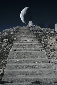 Scalinata verso la luna
