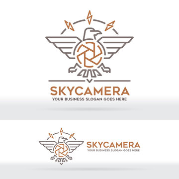Eagle and Camera brand logo. Nature photography. Freedom photographer. Photography and travel business identity.