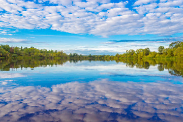 Obraz premium lake and clouds