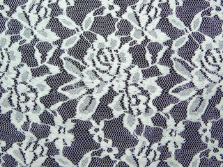 кружево на черном  фоне 