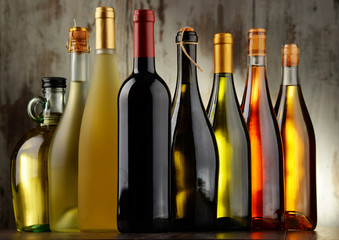 Obrazy na Plexi  Kompozycja z różnymi butelkami wina