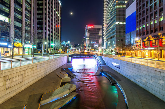 Cheonggyecheon Stream at night in Seoul,South Korea.