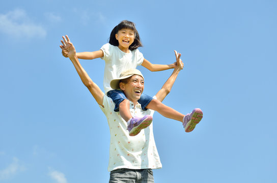 肩車 Images Browse 1 102 Stock Photos Vectors And Video Adobe Stock