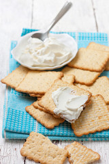 crackers and cream cheese