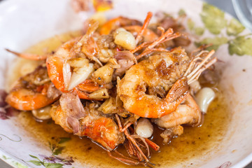 fried big shrimps with butter garlic