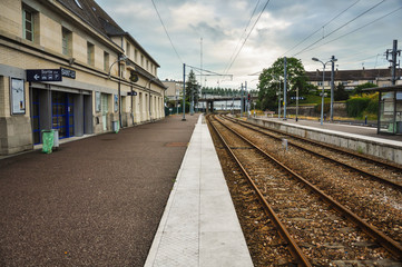 Fototapeta na wymiar Ferrocarriles franceses, Estación de Saint-Lô, Francia