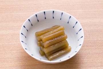 フキの煮物