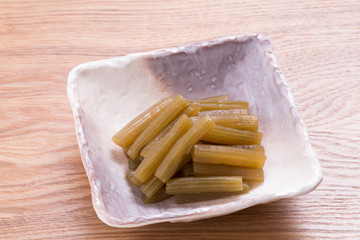 フキの煮物