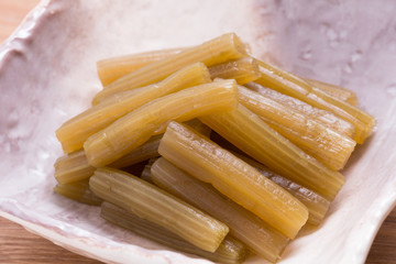 フキの煮物