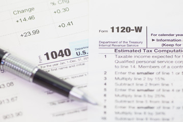 Fototapeta na wymiar Close - up U.S. income tax form..