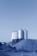 The cement concrete mixing equipment