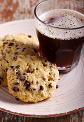 Chocolate chips, raisin and nuts cookies