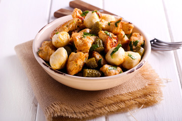 Chicken, mozzarella and cornichons salad