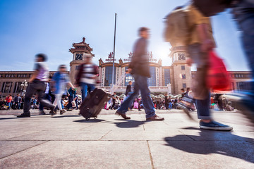 Obraz premium Beijing train station people walking in motion blur