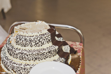 Cake with brown patterns 5264.