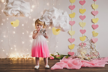 Fototapeta premium The Princess with the bird in the cage 5367.