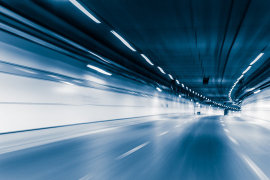Fototapeta Plamy koloru błękitny tunelowa samochodowa jeżdżenie ruchu