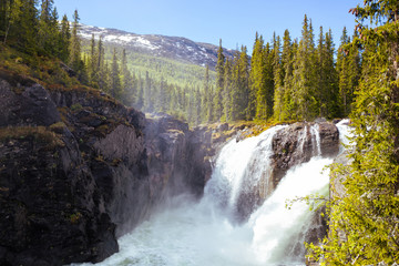 waterfall © Sergii Mostovyi