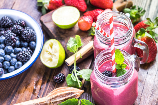 Preparation of antioxidant and refreshing smoothie
