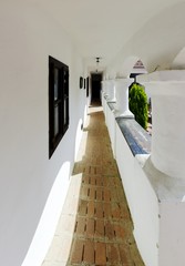 Weißer Arkadengang © leopold