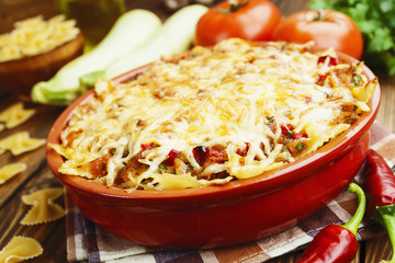 Baked pasta with vegetables and chilli