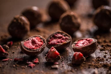 Rolgordijnen Dark chocolate truffles © Grafvision