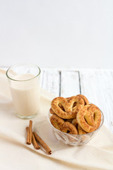 Pretzel with cinnamon and sugar