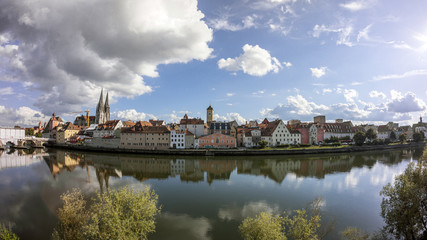 Fototapeta na wymiar Panoramic view of Regensburg at evenig