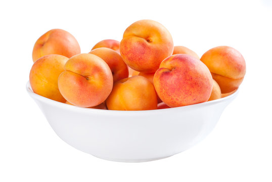 Apricot in bowl