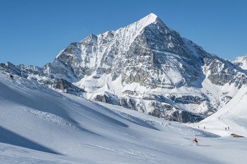 Fototapeta na wymiar Inverno alpino