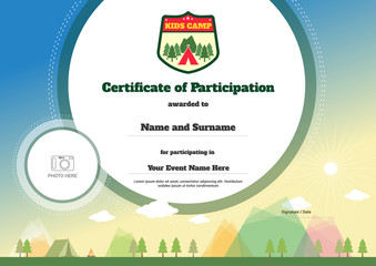 Obraz premium Kids certificate template in vector for camping participation