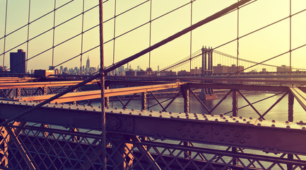 Naklejka premium Hazy City Skyline from Brooklyn Bridge at Sunset
