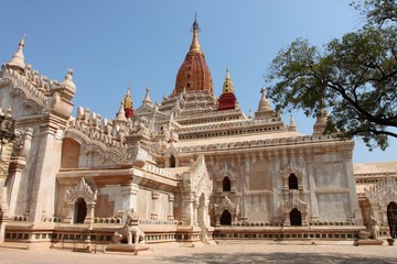 Fototapeta na wymiar Ananda,,Buddhist temples in Bagan, Myanmar 