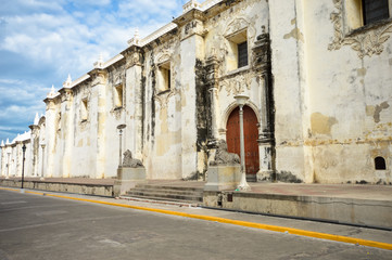 Fototapeta na wymiar The Cathedral of Leon in Nicaragua is the largest in Central America
