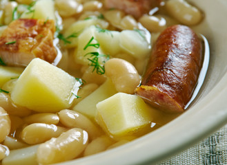 Moravian bean soup