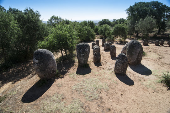 Menhires en los Almendres, &Eacute;vora, Portugal