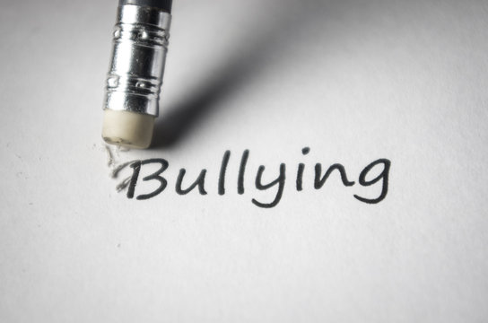 Bullying borrado. Eliminar el bullying en colegios e institutos. Acoso escolar.