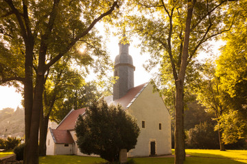 Nikoleikirche Meißen im Park