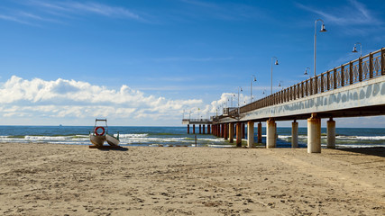 tonfano pier view