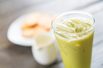 iced matcha latte