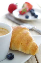 leichtes gesundes Sommerfrühstück