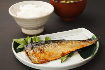 サバの照り焼き定食