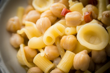 Pasta con ceci