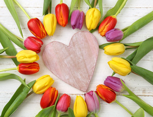 Herz mit Tulpen
