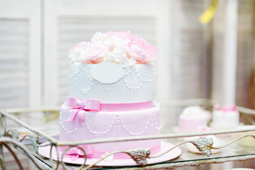 Fototapeta na wymiar Delicious wedding cake